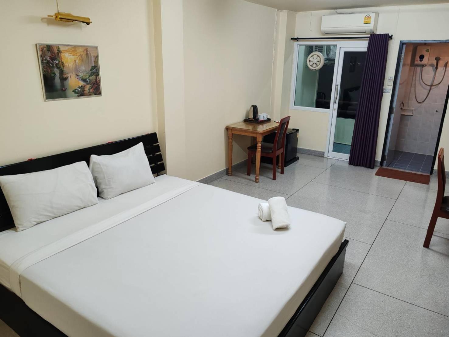 Khách sạn Grand Mandarin Latphrao 130 2*
