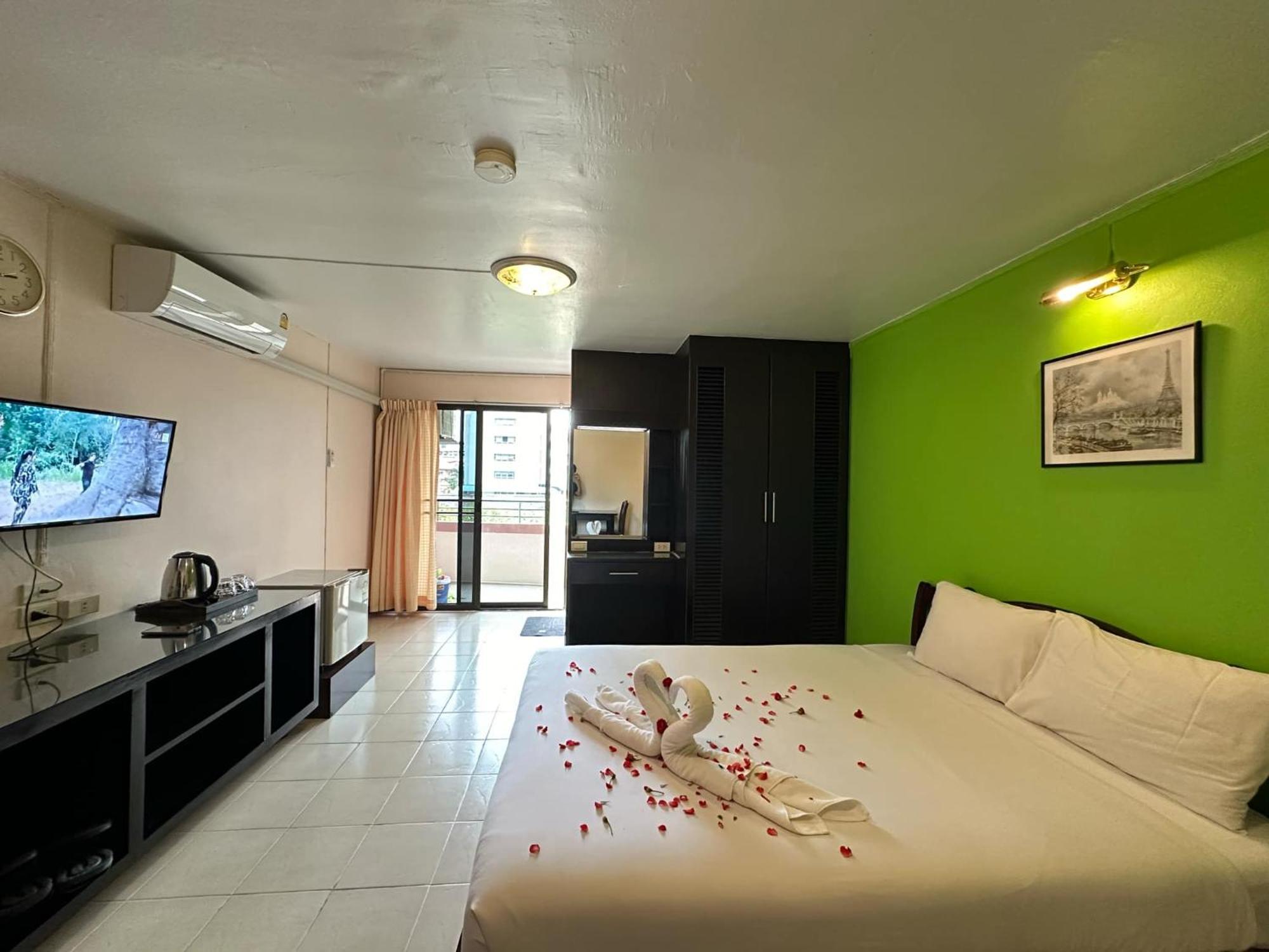 Grand Mandarin Latphrao 130