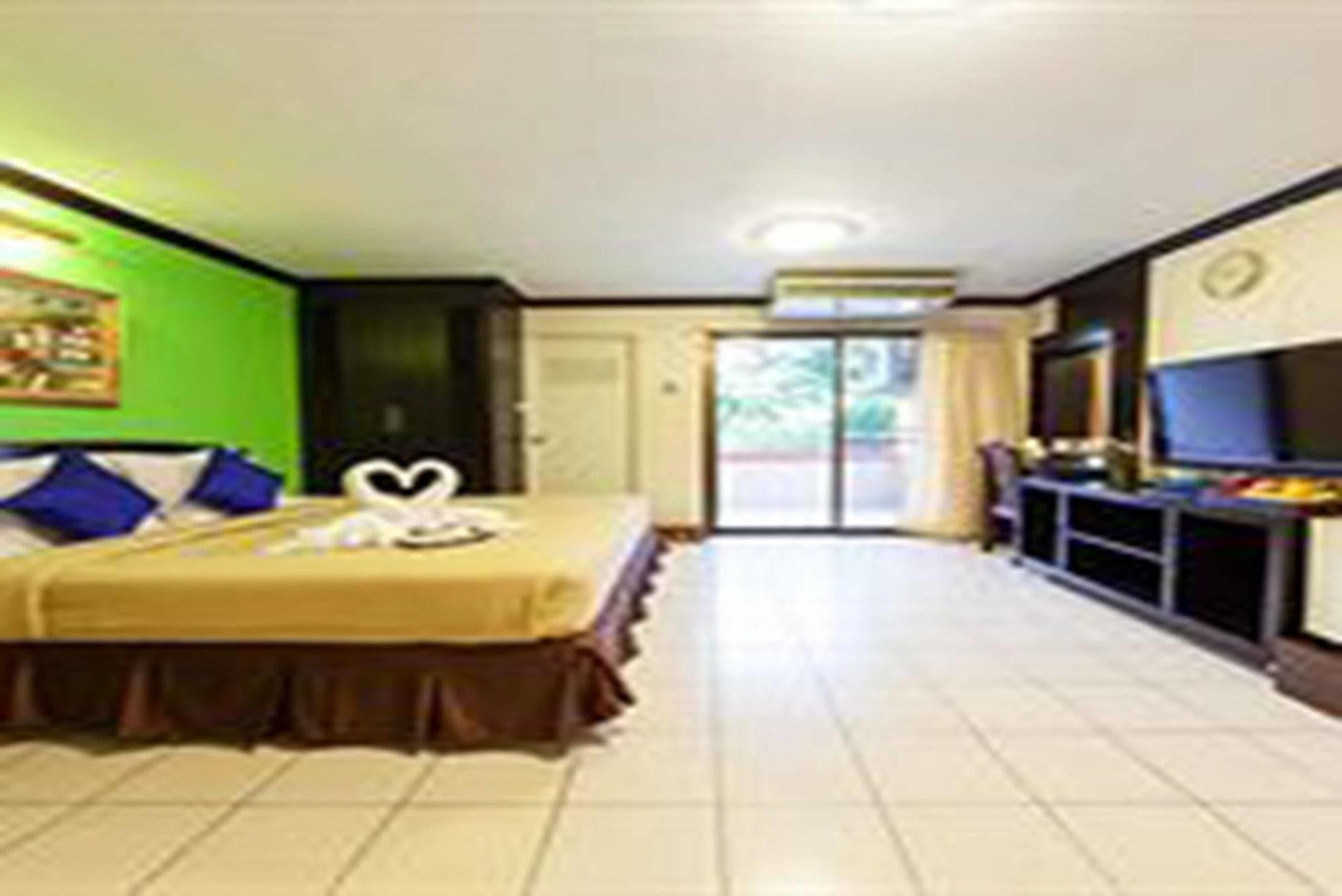 Khách sạn Grand Mandarin Latphrao 130